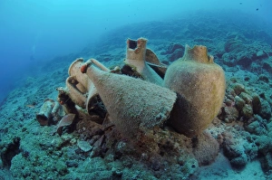 Images Dated 28th August 2004: Etruscan Amphora in a protected archaeological area on the sea bed in Antalya, Turkey
