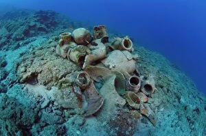 Images Dated 28th August 2004: Etruscan Amphora in a protected archaeological area on the sea bed in Antalya Turkey
