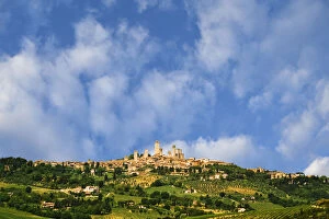 Europe, Italy, Tuscany, San Gimignano. Vineyards