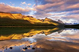Images Dated 25th May 2021: Evening light on Maligne Lake and Sampson Peak, Jasper National Park, Alberta, Canada