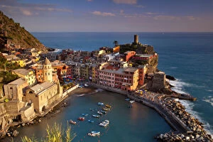 Images Dated 21st January 2013: Evening light over Vernazza, part of