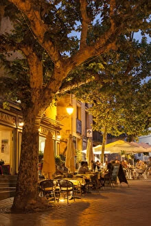 Images Dated 27th March 2013: Evening relaxing at outdoor Cafes in Greoux-les-Bains