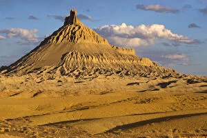 Badlands Gallery: Factory Butte in the Upper Blue Hills near