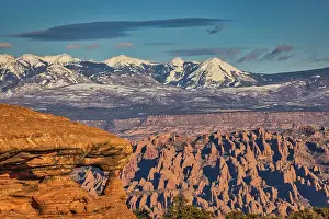 Dead Prints: Fang Arch, Dead Horse Point, Canyonlands National Park, Utah Date: 04-03-2021