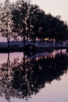 France, Burgundy. Burgundy Canal