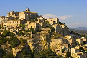 Images Dated 26th June 2007: France, Gordes. Sunrise scenic of a Provence