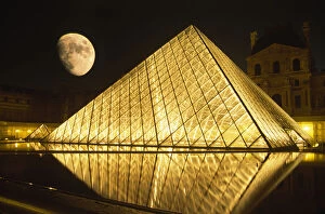 Images Dated 11th March 2011: France, Paris, The Louvre Museum, Nighttime