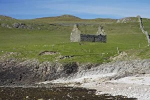Images Dated 20th April 2007: Funzie Bay with derelict croft LA003156