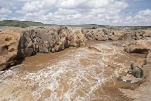 Images Dated 18th December 2008: Galana River Lugards Falls