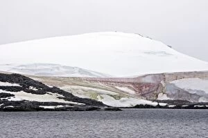 Images Dated 27th January 2008: Glacier - showing algae growing in the ice colored