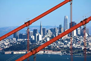 Images Dated 5th June 2020: Golden Gate Bridge and city skyline, San Franciso