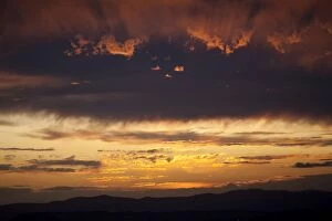Images Dated 29th July 2009: Golden sunset over the Malvern Hills - Cotswolds UK