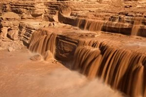 Images Dated 28th February 2009: Grand Falls - raging muddy falls of the Little Colorado River during snowmelt