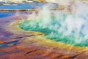 : Grand Prismatic Spring, Yellowstone National Park, Wyoming, USA. Date: 25-05-2021