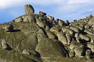 Images Dated 9th April 2007: Granite Boulder Terrain - beside Valencia de Alcantara, Extremadura, Spain