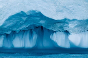 Iceberg Gallery: Greenland, Ilulissat, Melting edge of massive