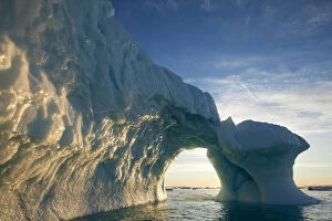 Iceberg Gallery: Greenland, Ilulissat, Midnight sun lights