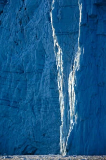 Iceberg Gallery: Greenland, Ilulissat, Setting sun lights