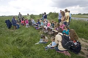 Images Dated 14th June 2008: Group of young children on environmental education visit