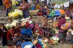 Images Dated 20th September 2007: Guatemala - Chichicastenango Market - woman selling produce