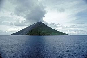 Gunung Api Volcano, Banda Sea