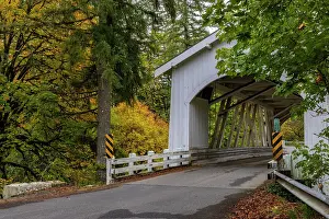 Bridge Prints: Hannah Covered Bridge spans Thomas Creek in Linn County, Oregon, USA Date: 19-10-2021
