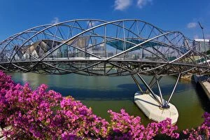 Images Dated 8th September 2014: The Helix Bridge in Singapore, Republic of Singapore Pa