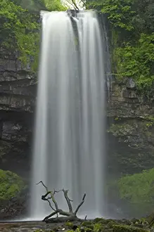 Henrhyd Falls Brecon Beacons NP, Wales LA000454
