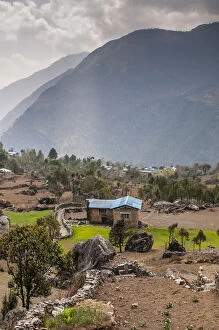 Images Dated 4th February 2014: House in small village, Nepal