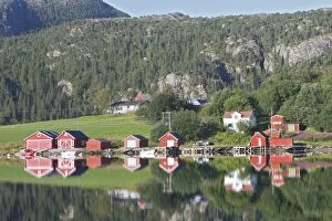 Images Dated 27th July 2008: Houses and boat-houses by waters edge - with reflections - Lauvsnes - Flatanger - Norway