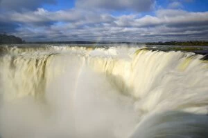 Images Dated 5th August 2010: Iguazu Falls / Iguacu Falls - rainbow created by