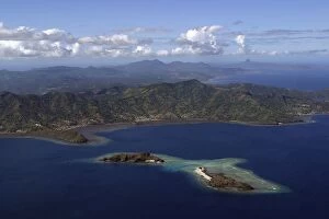 Images Dated 29th July 2004: iles choazil + Gde Terre a Mayotte