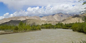 Images Dated 16th May 2011: Indus River in the valley, Leh, Ladakh