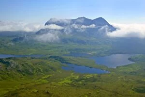 Images Dated 6th June 2007: Inverpolly Nature Reserve view from Stac Pollaidh over Loch Sionascaig to Suilven with it's summit