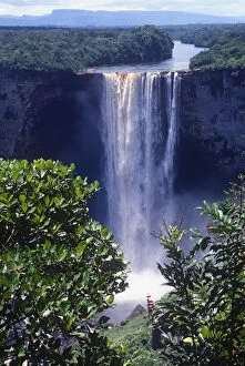 Angle Gallery: Kaieteur Falls, Guyana