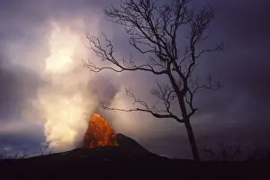 Kilauea Volcano - Hawaii - Big Island - USA - 1986 eruption of the Pu'u O'o Vent - Lava Fountain