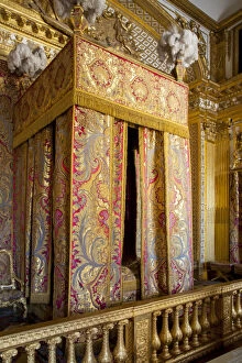 Kings Chamber and bed at Chateau de Versailles
