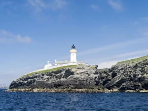Images Dated 26th March 2014: Kirkabister lighthouse on Bressay, guarding