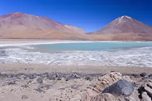 Laguna Verde and Volcan Licancabur - turqoise coloured Green Laguna and volcano Lincancabur on the stark Altiplano located at an altitude of about 4300 m above sea level - southwestern Bolivia - Province Potosi - Bolivia - South America