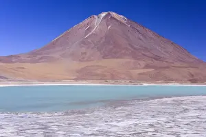 Laguna Verde and Volcan Licancabur - turqoise coloured Green Laguna and volcano Lincancabur on the stark Altiplano located at an altitude of about 4300 m above sea level - southwestern Bolivia - Province Potosi - Bolivia - South America