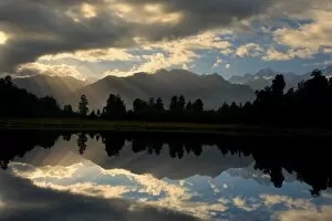 South Island Collection: Lake Matheson perfect reflection of the Southern Alps in Lake Matheson Westland National Park