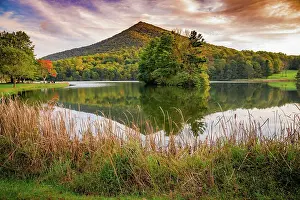 Lake reflections, Peaks Of Otter, Blue Ridge Parkway, Smoky Mountains, USA. Date: 04-10-2018