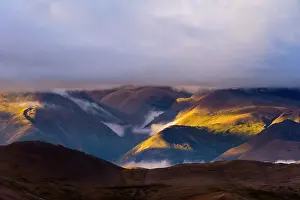 Keren Prints: Landscape of the Himalayas at dawn, Mt