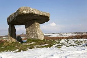 Images Dated 30th November 2010: Lanyon Quoit - Ding Dong mine beyond - Penwith - Cornwall - UK