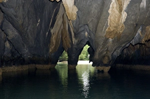 Images Dated 23rd January 2008: Limestone formations on the exit from the cave - that features a limestone karst mountain