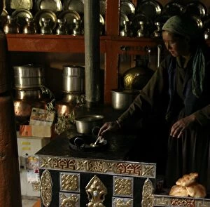 Local woman - Ladakhi kitchen