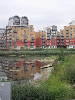 Images Dated 18th September 2005: London - Flats by south side of River Thames near Millenium Dome, UK