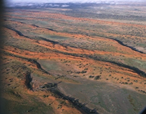Images Dated 6th October 2008: Longitudinal sand dunes Strzelecki Desert