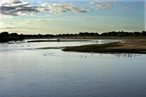 Images Dated 10th July 2004: Luangwa River - South Luangwa Valley National Park - Zambia - Africa
