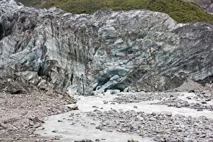 MAB-588 Glacier - stream in glacial valley below Fox Glacier